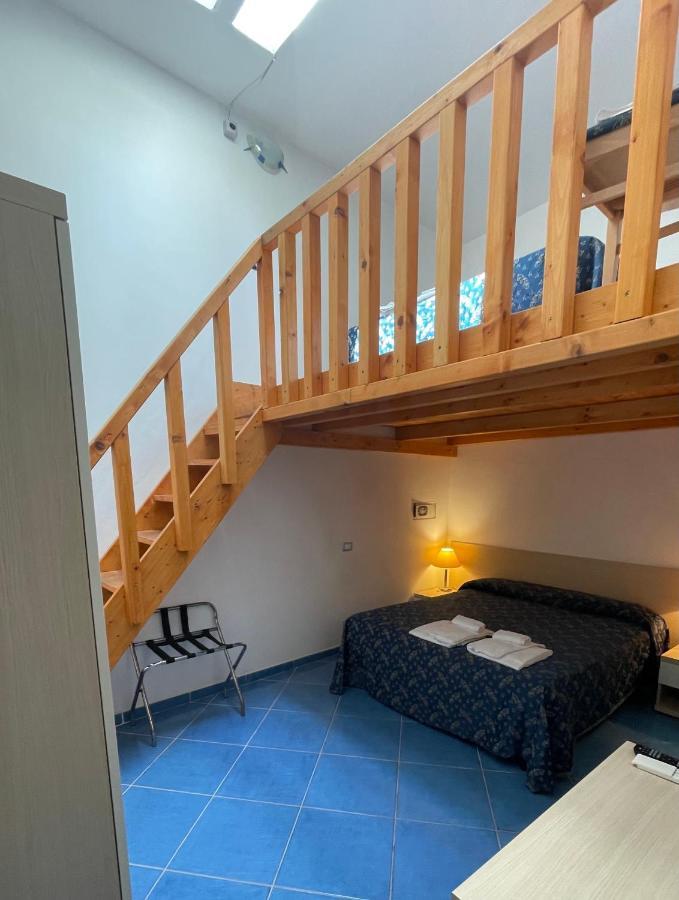 B&B La Terrazza Sul Porto Ponza Ngoại thất bức ảnh