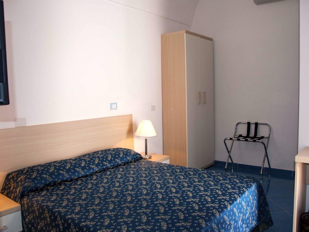 B&B La Terrazza Sul Porto Ponza Ngoại thất bức ảnh